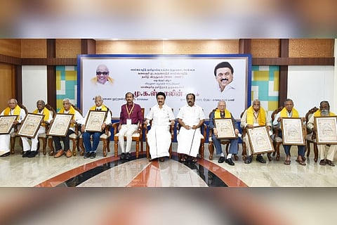 CM Stalin, Minister Thangam Thennarasu with the awardees. Image Courtesy: Twitter - @CMOTamilnadu