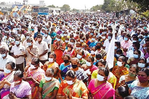 Protesting powerloom workers.