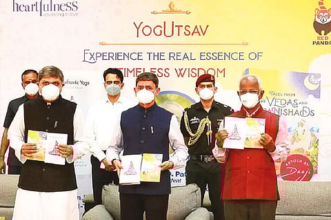 Governor RN Ravi releasing two books of Heartfulness Institute