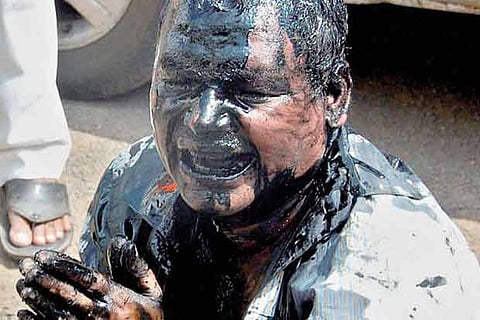 Activist attackers sacked by Sena