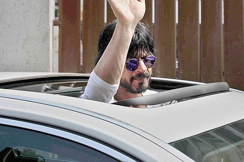 Vijayvargiya retracts the controverial tweet on Shah Rukh Khan