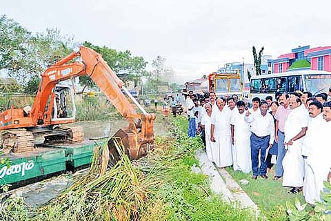 Ministers and officials review rehabilitation work