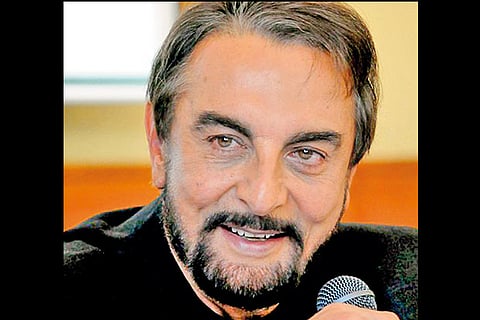 Kabir Bedi marries partner Parveen Dusanj