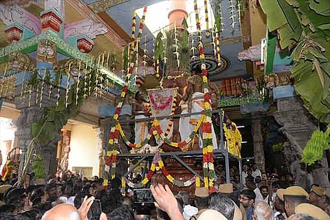 Flag being hoisted to mark the start of the 10-day Mahamaham festival at Adhi Kumbeswarar temple