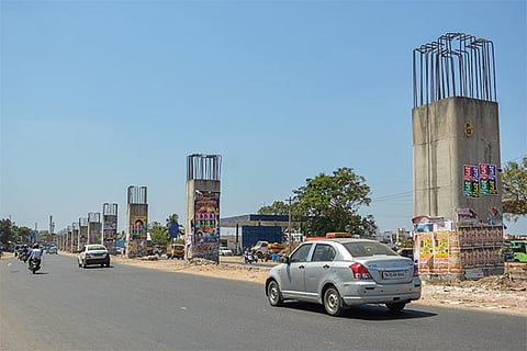 Half-finished pillars of Maduravoyal-Port elevated expressway at Maduravoyal (Photo: Justin George)