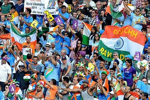 Cricket buffs wearing Indian team's jersey