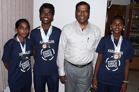 Usha, Ashok, N Paul Sunder Singh and Sneha (Photo: Prakaash)