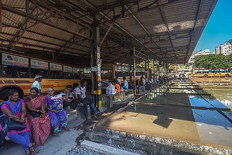 Work on concrete floor in progress at Vadapalani bus stand (Photo: Justin George)