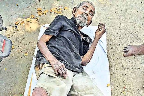 Kothandan was robbed at night by a young man and woman armed with a razor