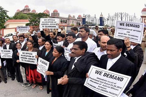 8,000 court employees go on strike