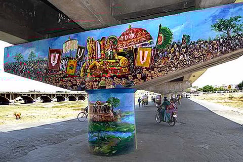 One of the pillars at Yanaikaal bridge sporting the legend of Kallazhagar entering the Vaigai