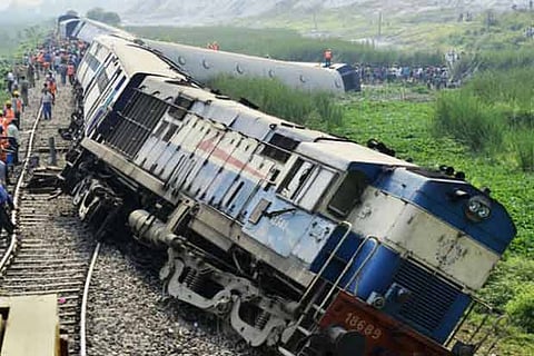 The derailed train remained at an angle, minismising the impact of the fall on passengers