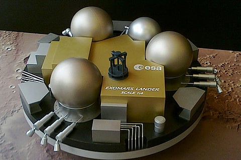 European-led Mars lander to start descent to red planet