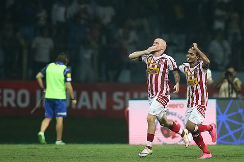 Iain Hume scores in Atletico de Kolkata win