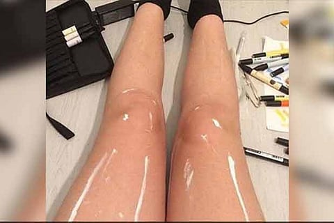 ‘Shiny legs’ optical illusion drives the Internet crazy