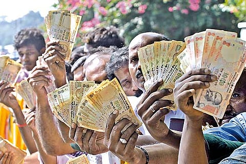 Crowds seen waiting to change the demonetised currency notes