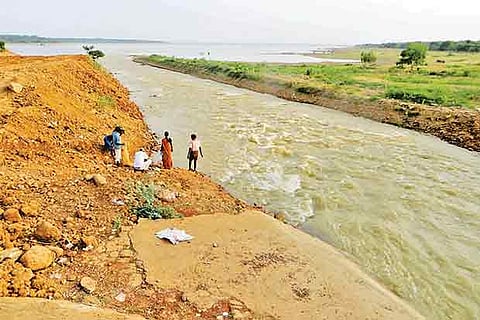 Krishna water flowing into Poondi reservoir on November 27