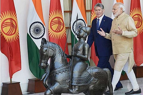Prime Minister Narendra Modi and visiting Kyrgyz President Almazbek Atambayev
