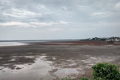 Redhills lake with a poor storage