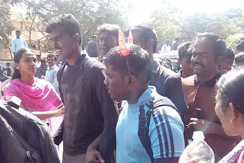 Visually challenged people enters protest venue to a roaring welcome in Coimbatore