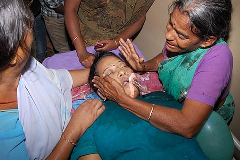 Kin of the deceased at the private hospital in Kovilpatti