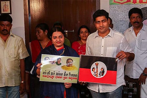 Deepa Jayakumar along with her husband Madhavan