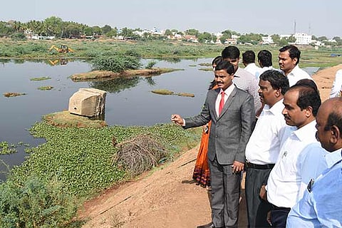 Government officials and HC Judges at the River Vaigai in Madurai (Photo: Imthiyas Ali)