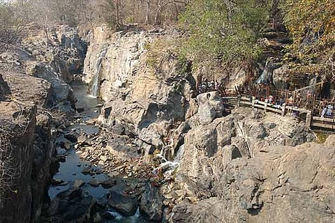 A bathing area that has gone dry at Hogenakkal falls in Dharmapuri district (Photo: P Perumal)