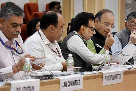 Union Finance Minister Arun Jaitley with MoS Santosh Gangwar at the GST meet in Delhi.(PTI)