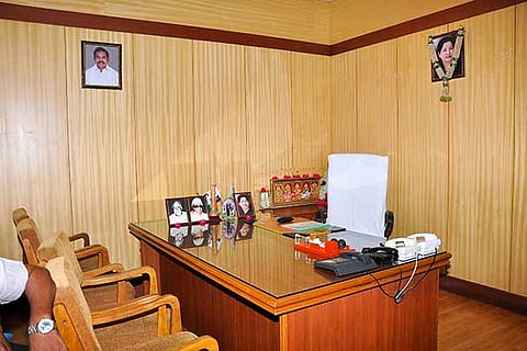 A picture of CM Edappadi K Palanisamy at a Secretariat office