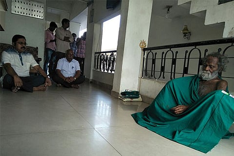 TTV Dinakaran calls on mystic saint Mooku Podi Siddhar