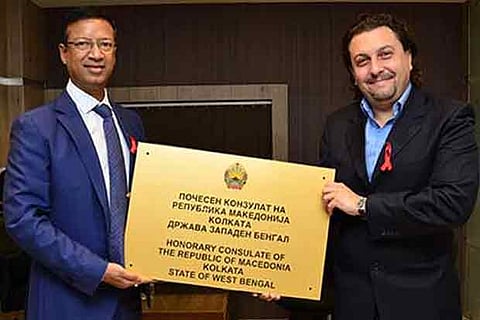 Namit Bajoria (R), Honorary Consul and Toni Atanasovski, Ambassador of the Republic of Macedonia