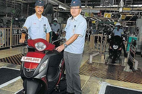(Left) Mukesh Kumar, VP, India Yamaha Motor R Kawashima, Deputy MD