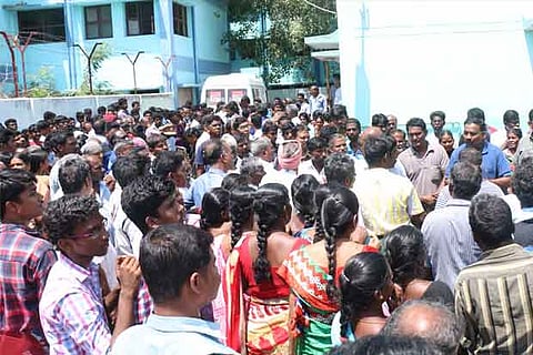 The crowd at the mortuary in Madurai GRH