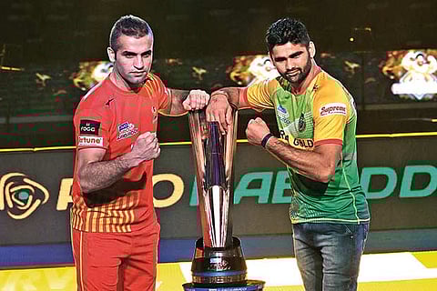 (From left)Fazel Atrachali, Captain of Gujarat Fortunegiants, and Pardeep Narwal of Patna Pirates