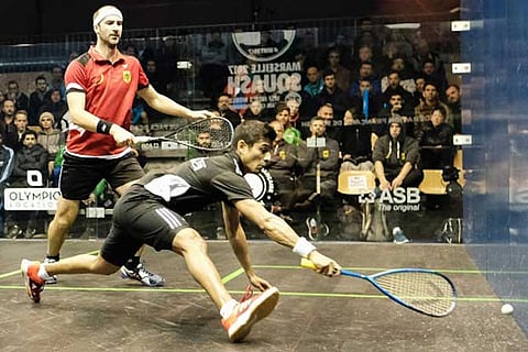 Vikram, Mahesh power India into quarters