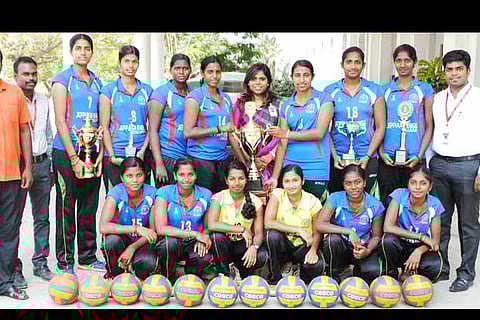 Jeepiaar women’s team enters final