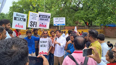Students protest at Jantar Mantar