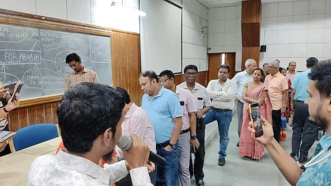 BREAKING: RG Kar senior doctors submit mass resignation; request Bengal gov't to reconcile with those on hunger strike