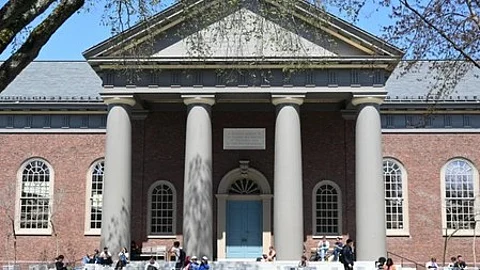 Amid Trump pressure, Harvard turns to online classes for international students