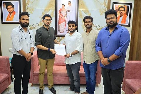 Maharashtra medicos meet MLA Aaditya Thackeray over underpaid residents in state medical colleges