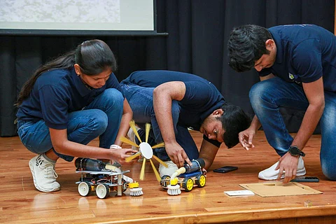 At the awards | (Pic: IIT Delhi)
