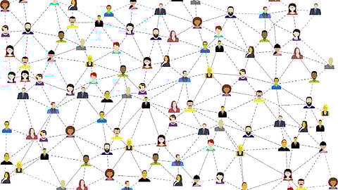 ನೂರೆಂಟು ಬಗೆಯ ಸಂಗತಿಗಳು ಒಬ್ಬರಿಂದೊಬ್ಬರಿಗೆ ಹರಡುತ್ತ ಅಂತರಜಾಲದಲ್ಲಿ ವೈರಲ್ ಆಗಬಲ್ಲವು