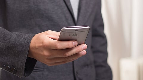 ಸೇವಾಸಂಸ್ಥೆಯ ಜಾಲದ ವ್ಯಾಪ್ತಿಯೊಳಗಿದ್ದರೆ ಸಾಕು, ಮೊಬೈಲ್ ಬಳಸಿ ಬೇಕಾದವರಿಗೆ ಕರೆಮಾಡುವುದು ಸಾಧ್ಯ.