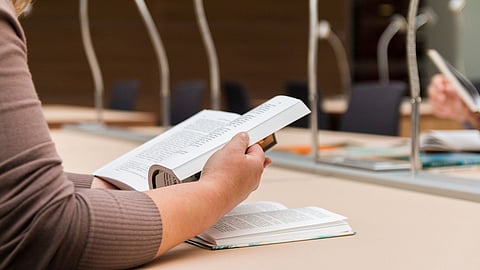 ಮುಖ್ಯ ಕೆಲಸಗಳನ್ನು ಮಾಡುವಾಗ ಮೊಬೈಲನ್ನು ನಮ್ಮಿಂದ ದೂರ ಇಟ್ಟಿರುವ ಅಭ್ಯಾಸ ಮಾಡಿಕೊಳ್ಳುವುದು ಒಳ್ಳೆಯದು