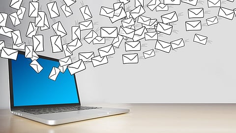 ನಾವಾಗಿ ಕೇಳದ ಮಾಹಿತಿಯನ್ನು ಹೊತ್ತುತರುವ ಇಂತಹ ಸಂದೇಶಗಳನ್ನು 'ಸ್ಪಾಮ್' ಎಂದು ಗುರುತಿಸಲಾಗುತ್ತದೆ