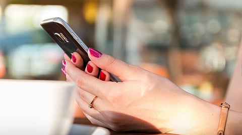 ನಿತ್ಯದ ಬದುಕಿನ ಬಹುತೇಕ ಕೆಲಸಗಳಲ್ಲಿ ಮಾಹಿತಿ ತಂತ್ರಜ್ಞಾನದ ಸವಲತ್ತುಗಳನ್ನು ಬಳಸುವುದು ಇದೀಗ ಸಾಮಾನ್ಯ