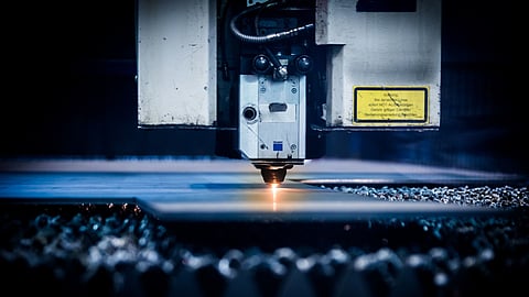 ಅಂತಾರಾಷ್ಟ್ರೀಯ ಬೆಳಕಿನ ದಿನ, ಲೇಸರ್ ಬೆಳಕಿನ ಹುಟ್ಟುಹಬ್ಬವೂ ಹೌದು.