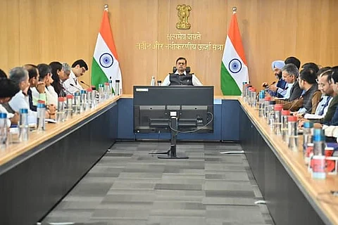 Will do everything to make India competitive in Green Hydrogen: RK Singh to industry