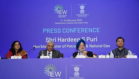 Alt="Hardeep Singh Puri"